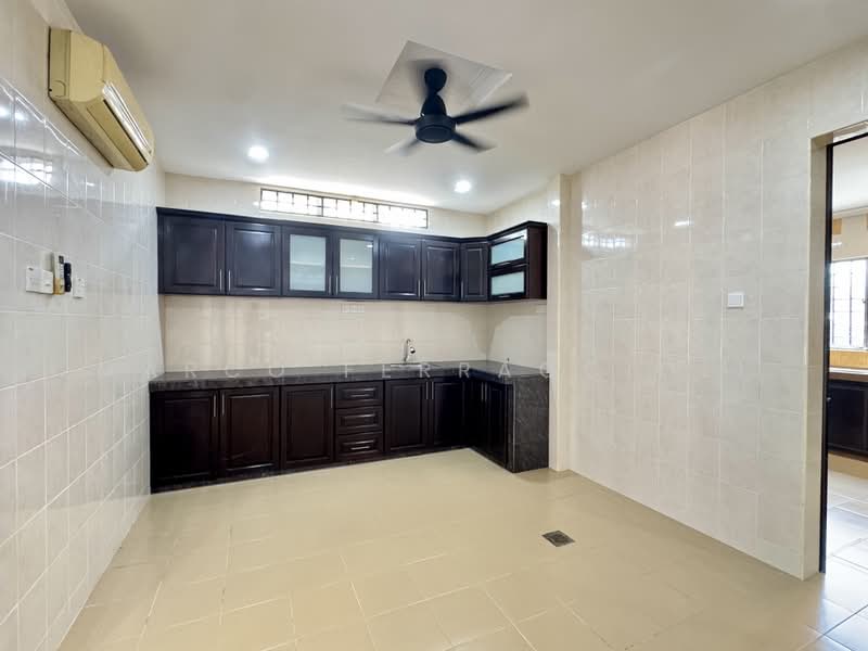 2-storey Terraced House for Sale in Setia Alam (Selangor) - Marco Ferraccioli - Kitchen - PropertyGuru.com.my