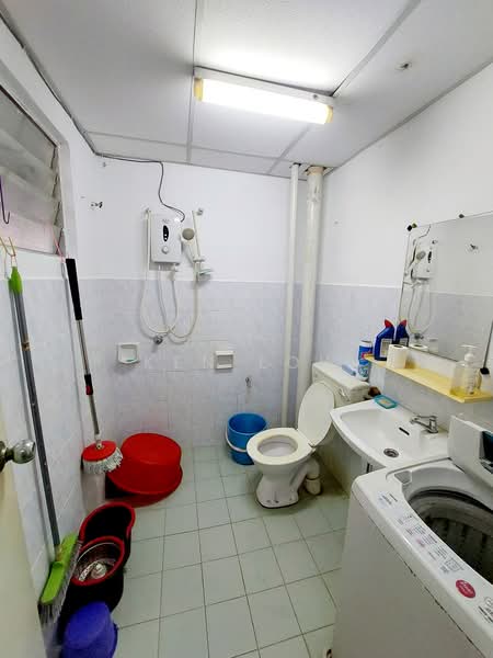 Condominium for Sale at Casa Villa Condominium - Ken Low - Bathroom - PropertyGuru.com.my