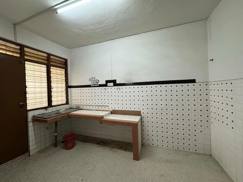 2-storey Terraced House for Sale in Seksyen 4 (Shah Alam) - NIK AZWAN - Kitchen - PropertyGuru.com.my