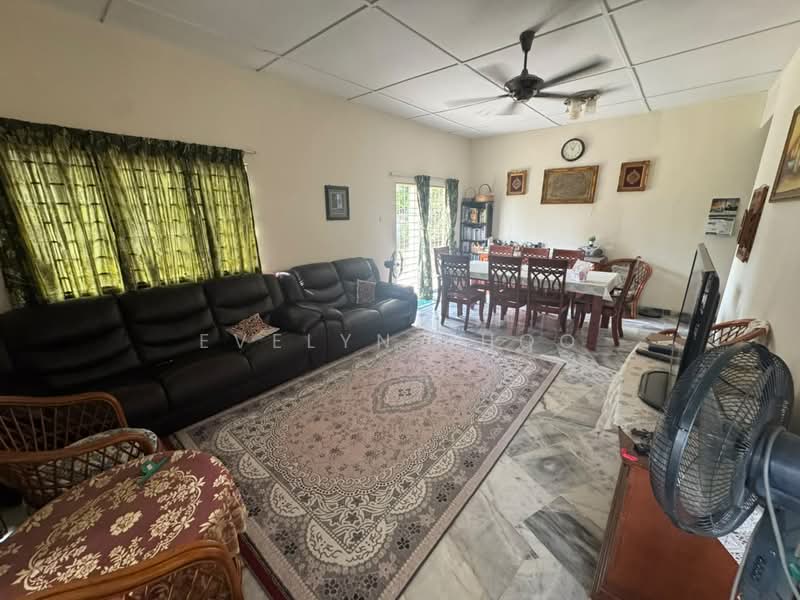 Rumah Berkembar untuk Dijual di Kajang (Selangor) - Evelyn Khoo - Living Room - PropertyGuru.com.my