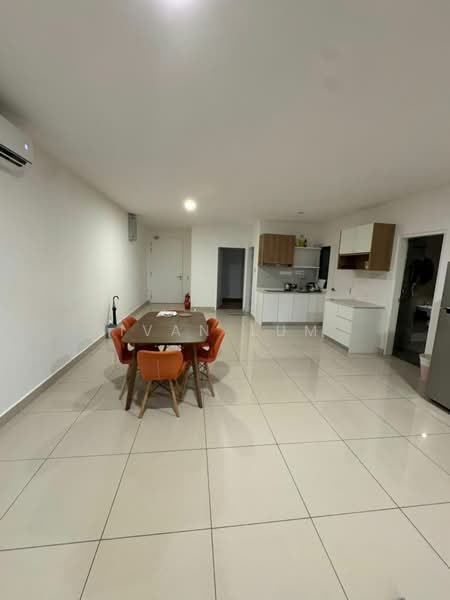 Servis Apartment untuk Disewa di AraTre' Residences - Ivan Lum - Living Room - PropertyGuru.com.my