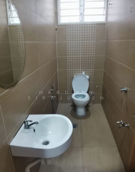 Rumah Berkembar untuk Dijual di Bangsar (Kuala Lumpur) - Hardeen Sirajudeen - Tiolet - PropertyGuru.com.my