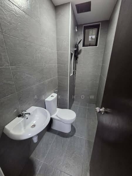 Apartment for Rent at KSL Bukit Gemilang - Alex How - Bathroom - PropertyGuru.com.my
