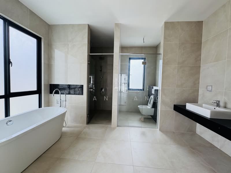 Rumah Berkembar untuk Dijual di Kota Damansara (Selangor) - Brian Tang - Bathroom - PropertyGuru.com.my