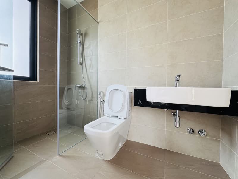 Rumah Berkembar untuk Dijual di Kota Damansara (Selangor) - Brian Tang - Bathroom - PropertyGuru.com.my