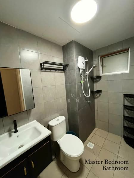 Kondominium untuk Disewa di Residensi Sateria - Chai Ming Hern - Master Bedroom - PropertyGuru.com.my