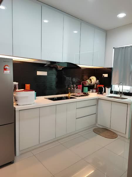 Kondominium untuk Disewa di Gardens Ville - Dylan Low - Kitchen - PropertyGuru.com.my