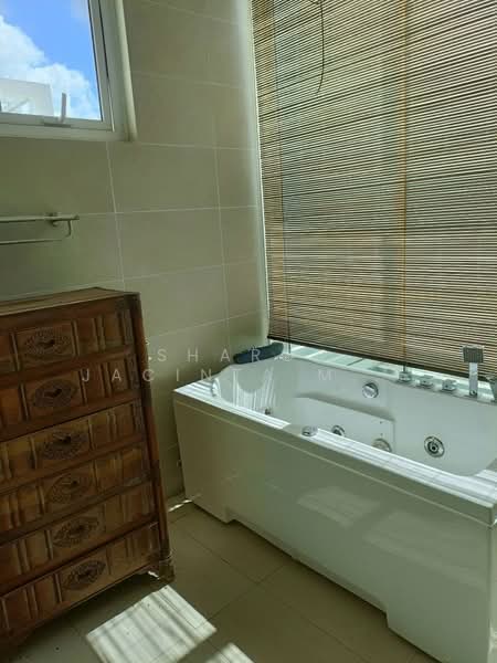 Rumah Berkembar untuk Dijual di Seremban (Negeri Sembilan) - Sharon Jacinta Mary Pinto - Bathroom - PropertyGuru.com.my