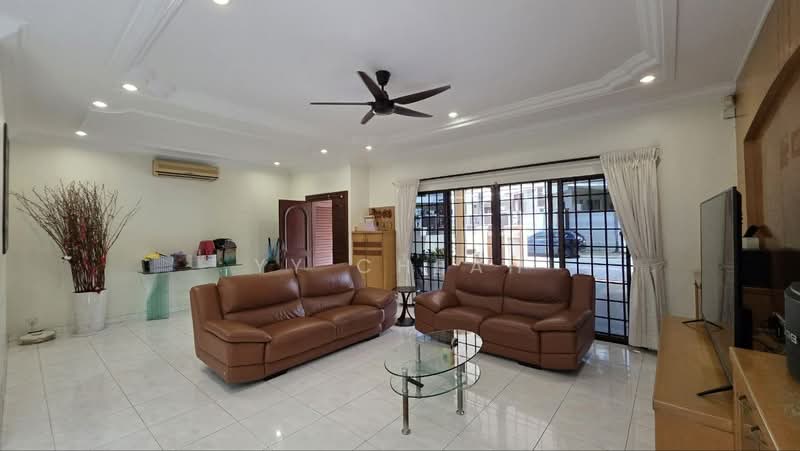 Rumah Berkembar untuk Dijual di Taman Mansion (Ipoh) - YY Cheah - Living Room - PropertyGuru.com.my