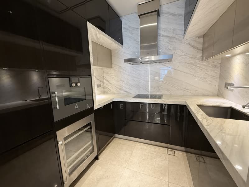 Servis Apartment untuk Disewa di The Ritz-Carlton Residences - Angie Fun - Kitchen - PropertyGuru.com.my