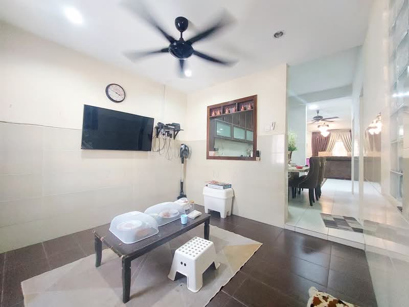 2-storey Terraced House for Rent in Sungai Buloh (Selangor) - Ziana Najib - Living Room - PropertyGuru.com.my