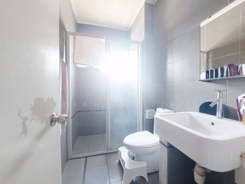 2-storey Terraced House for Rent in Sungai Buloh (Selangor) - Ziana Najib - Bathroom - PropertyGuru.com.my
