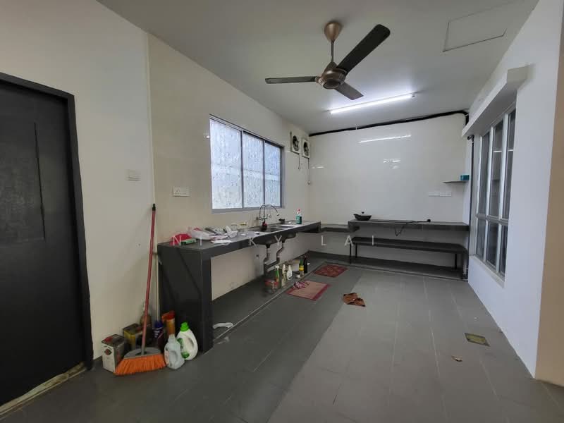2-storey Terraced House for Sale in Bandar Tasik Puteri (Rawang) - Nicky Lai - Kitchen - PropertyGuru.com.my