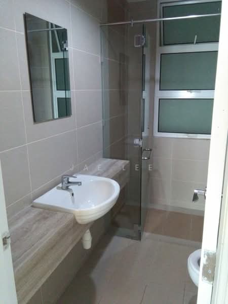 Servis Apartment untuk Disewa di Summerton - Jae Lee - Bathroom - PropertyGuru.com.my