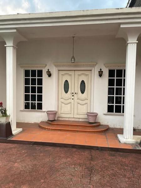 Bungalow House for Sale in Seksyen 16 (Petaling Jaya) - Annie Chong - Exterior - PropertyGuru.com.my
