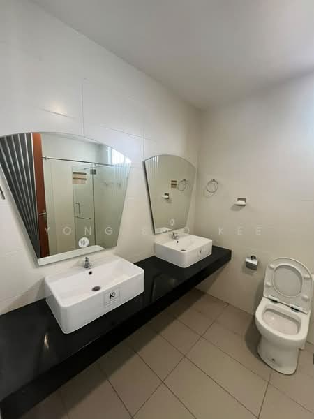 Kondominium untuk Disewa di EXO Residences - Yong Soo Kee - Bathroom - PropertyGuru.com.my