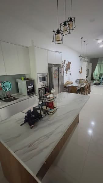 3-storey Terraced House for Rent in Bandar Nusaputra (Puchong) - Chris Choo - Kitchen - PropertyGuru.com.my