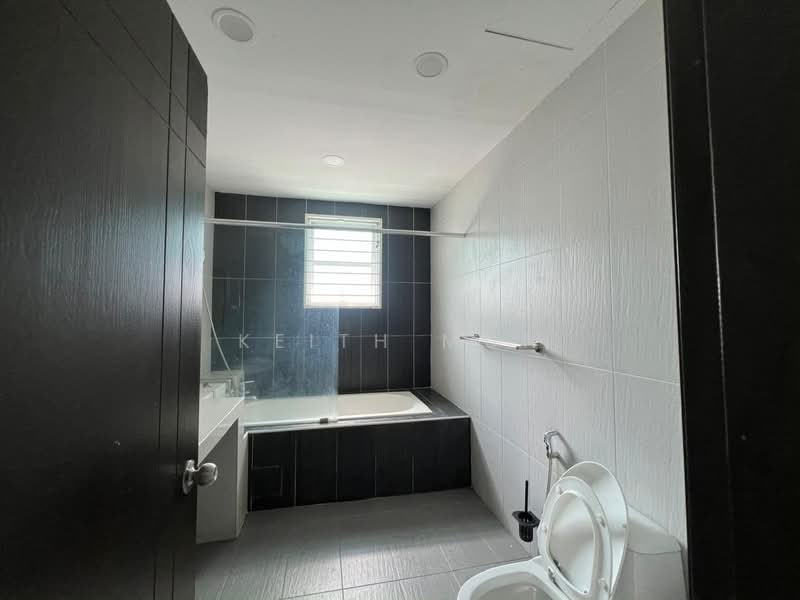 Rumah Banglo untuk Dijual di Selayang (Selangor) - Keith Mun - Bathroom - PropertyGuru.com.my