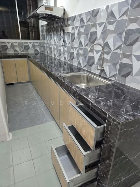 Rumah Flat untuk Disewa di Orchid Court - Raymerc Lim - Kitchen - PropertyGuru.com.my