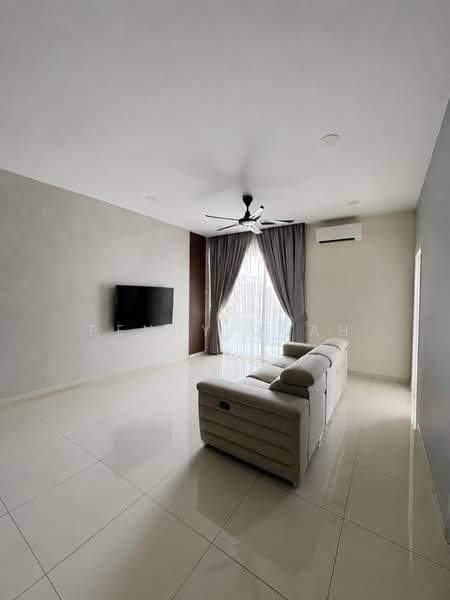 Servis Apartment untuk Dijual di Suria Putra - Penny Quah - Living Room - PropertyGuru.com.my