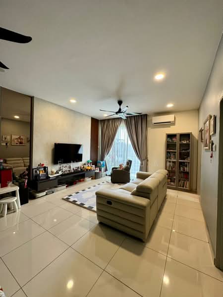 Servis Apartment untuk Dijual di Suria Putra - Penny Quah - Living Room - PropertyGuru.com.my