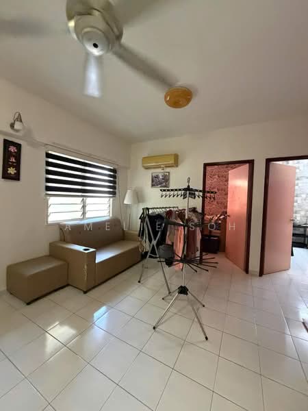 Apartment for Sale at Sri Aman Block G (Sri Aman Block 6) - Amelie Soh - Living Room - PropertyGuru.com.my