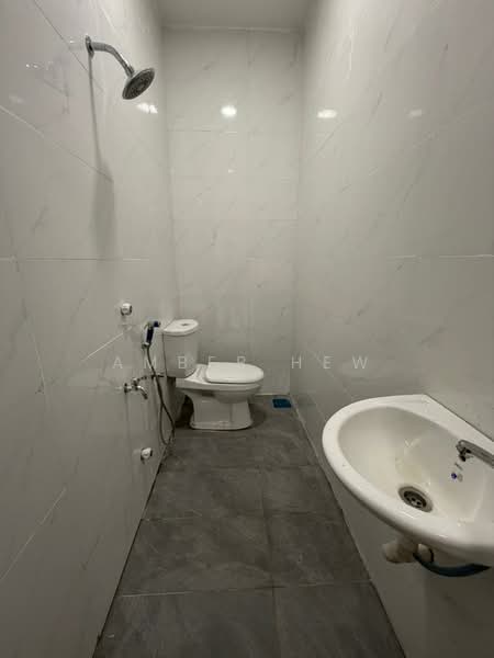 Rumah Teres 2 Tingkat untuk Dijual di Taman Johor Jaya (Johor Bahru) - Amber Hew - Bathroom - PropertyGuru.com.my