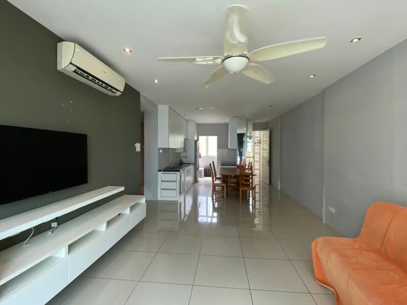 Kondominium untuk Dijual di The Peak Residences - LAU . - Living Room - PropertyGuru.com.my