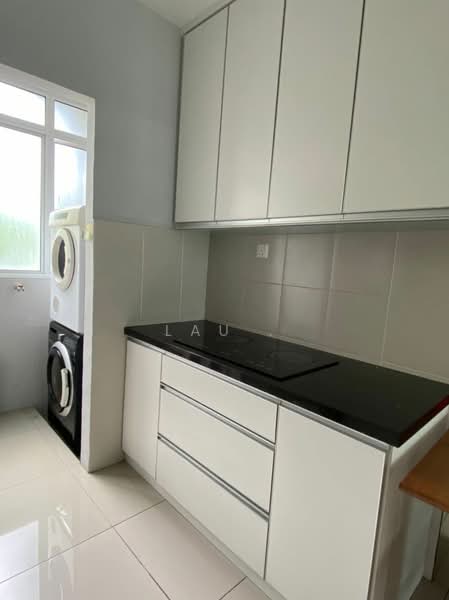 Kondominium untuk Dijual di The Peak Residences - LAU . - Kitchen - PropertyGuru.com.my