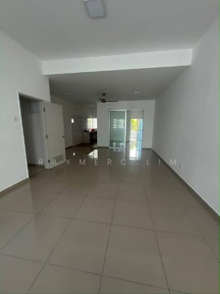 2-storey Terraced House for Rent in Bandar Tasik Puteri (Rawang) - Raymerc Lim - Living Room - PropertyGuru.com.my