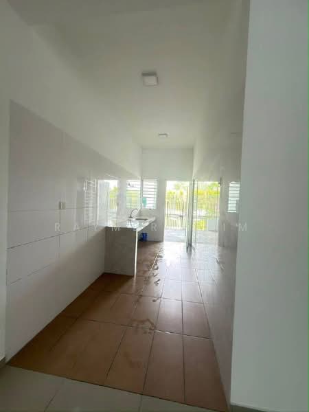 2-storey Terraced House for Rent in Bandar Tasik Puteri (Rawang) - Raymerc Lim - Kitchen - PropertyGuru.com.my