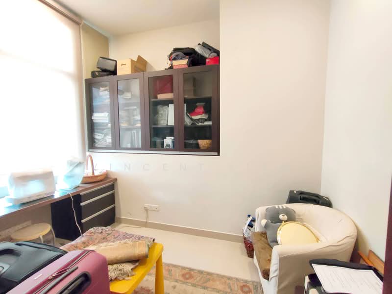 Rumah Berkembar untuk Dijual di Ara Damansara (Selangor) - Vincent Liaw - Study - PropertyGuru.com.my