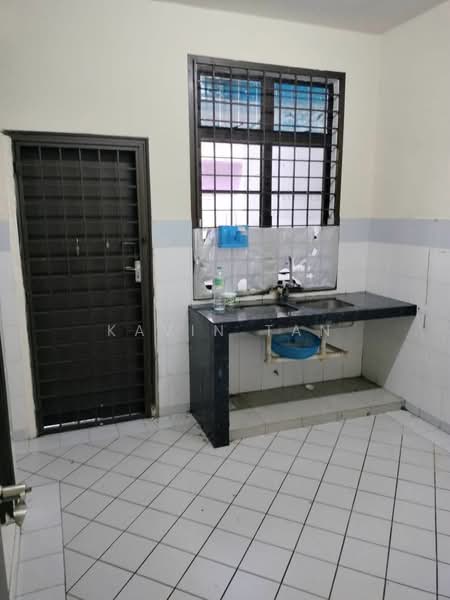 2-storey Terraced House for Rent in Bandar Baru Permas Jaya (Permas Jaya) - Kavin Tan - Kitchen - PropertyGuru.com.my