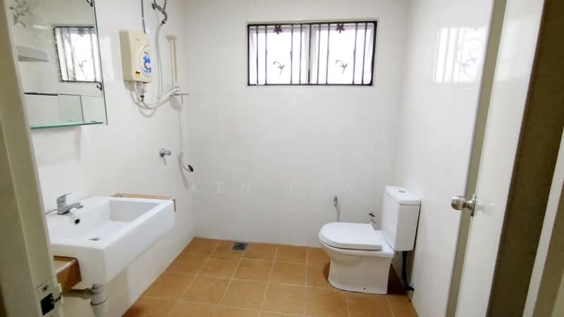 Condominium for Sale at Pearl Avenue - Ken Low - Bathroom - PropertyGuru.com.my