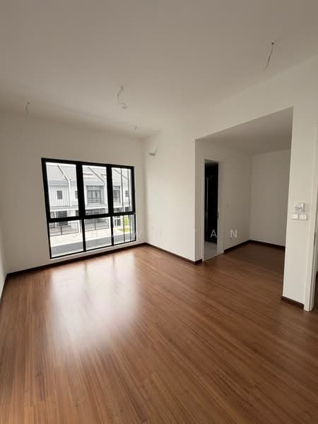 2-storey Terraced House for Sale in 16 Sierra (Puchong) - Shawn Tan - Living Room - PropertyGuru.com.my