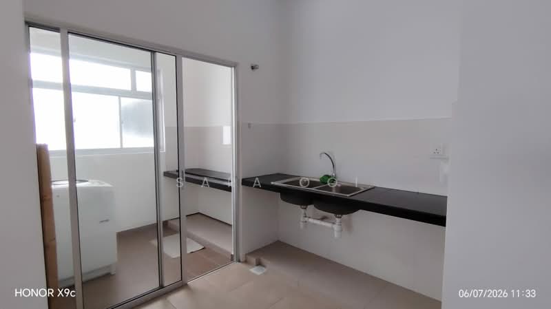 Pangsapuri untuk Disewa di Aronia - Sara Ooi - Kitchen - PropertyGuru.com.my