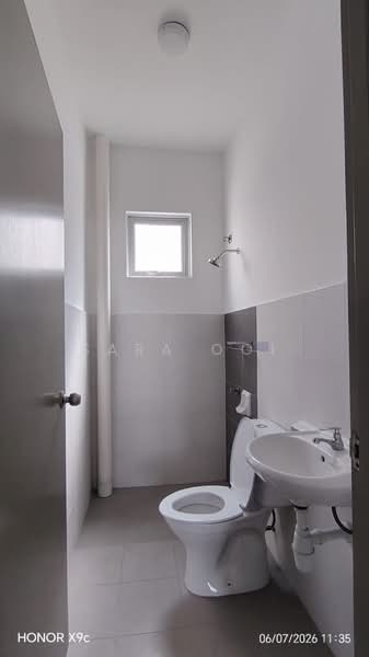 Pangsapuri untuk Disewa di Aronia - Sara Ooi - Bathroom - PropertyGuru.com.my