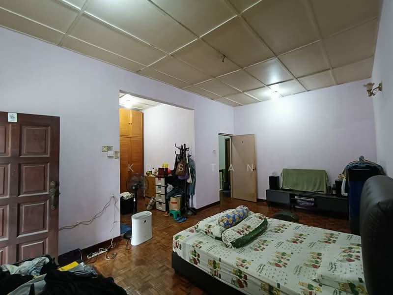 2-storey Terraced House for Sale in Taman Cempaka (Ampang) - Kris Tan - Bedroom - PropertyGuru.com.my