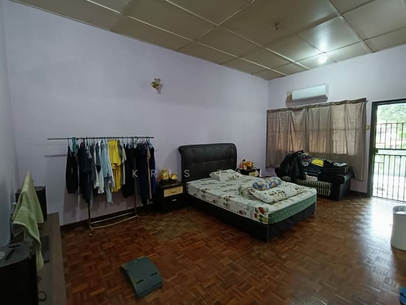 2-storey Terraced House for Sale in Taman Cempaka (Ampang) - Kris Tan - Bedroom - PropertyGuru.com.my