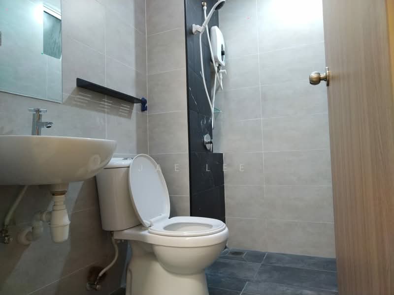 Condominium for Sale at QuayWest Residence - Jae Lee - Bathroom - PropertyGuru.com.my