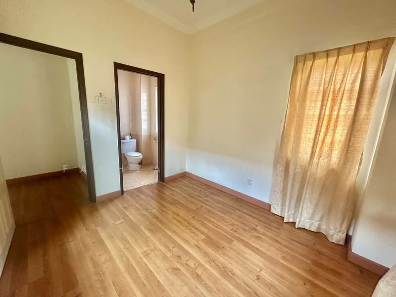 Rumah Banglo untuk Dijual di Presint 14 (Putrajaya) - Fakhzan Badiran - Bathroom - PropertyGuru.com.my