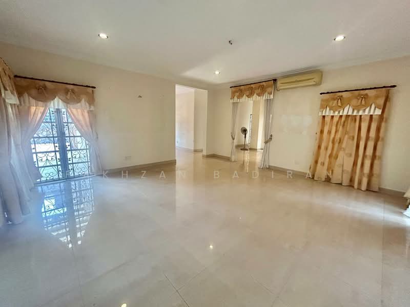 Rumah Banglo untuk Dijual di Presint 14 (Putrajaya) - Fakhzan Badiran - Living Room - PropertyGuru.com.my