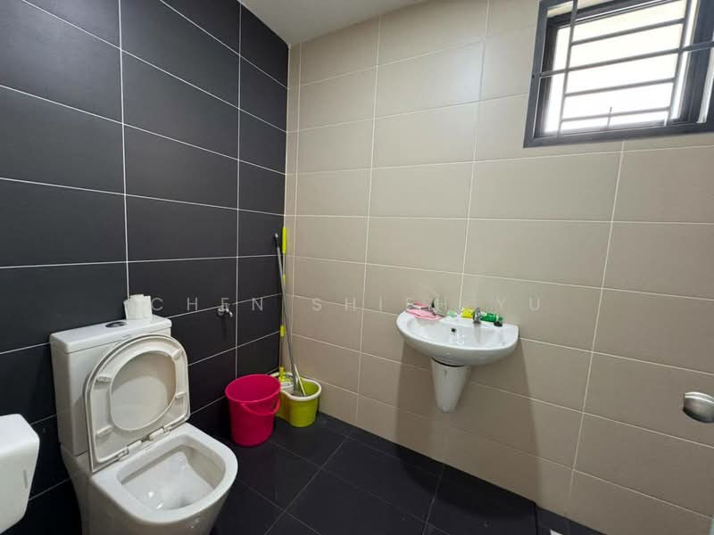 Cluster House for Sale in Taman Pulai Hijauan (Skudai) - Chen Shieh Yu - Bathroom - PropertyGuru.com.my