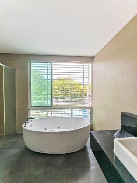 Bungalow House for Sale in Bandar Botanic (Klang) - Jennie Chew - Bathroom - PropertyGuru.com.my