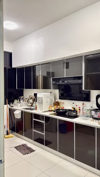 Service Residence for Sale at D'Summit Residences - Janice . - PropertyGuru.com.my