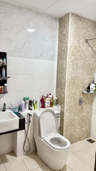Service Residence for Sale at D'Summit Residences - Janice . - PropertyGuru.com.my