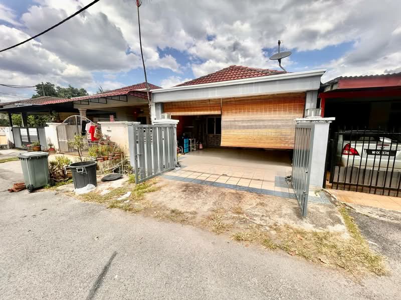 1-storey Terraced House for Sale in Taman Sri Cheras Jaya (Cheras) - Fakhzan Badiran - Exterior - PropertyGuru.com.my