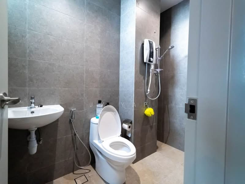 Kondominium untuk Disewa di Verando Residence - JY Yap - Bathroom - PropertyGuru.com.my