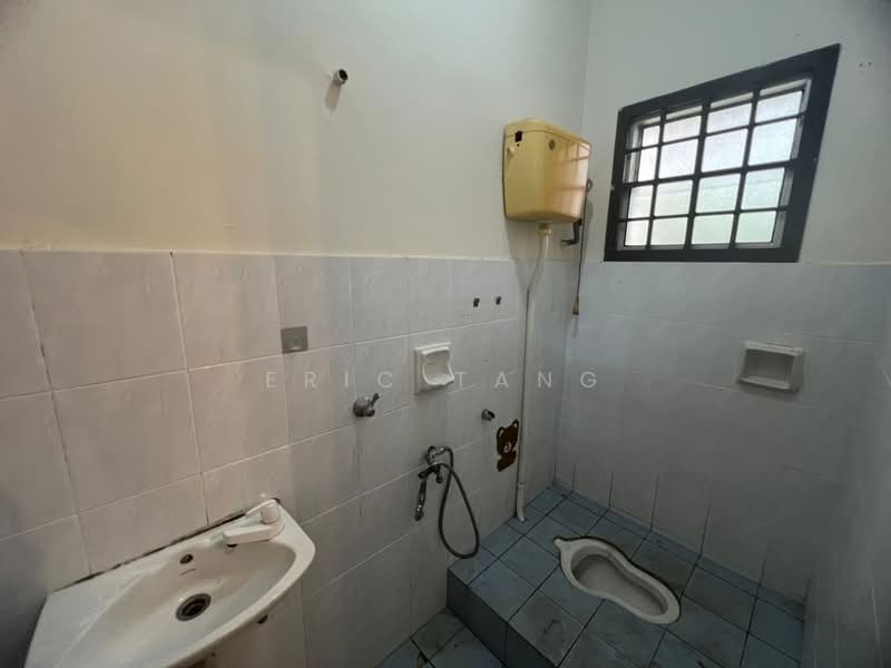 2-storey Terraced House for Rent in Johor Bahru (Johor) - Eric Tang - Bathroom - PropertyGuru.com.my
