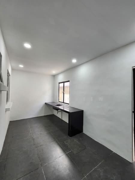 2-storey Terraced House for Sale in Setia Impian (Setia Alam) - Vivian Tew - Kitchen - PropertyGuru.com.my
